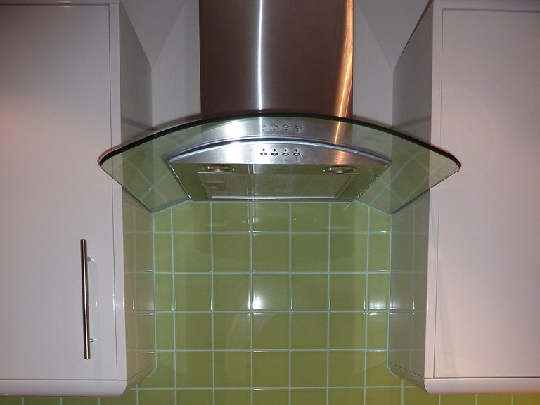 Kutchina Curved Glass Chimney 60 cm